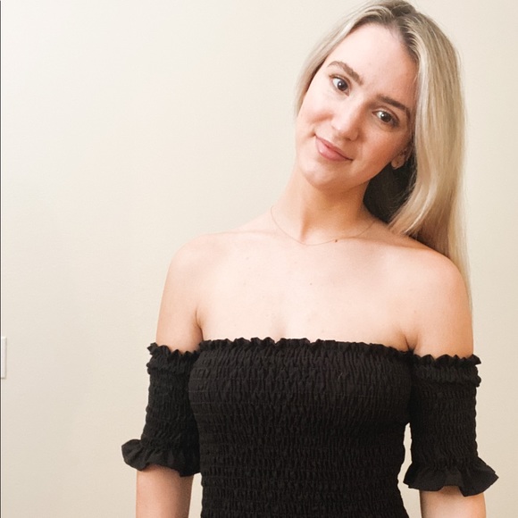 Vici Dresses & Skirts - Smocked LBD
